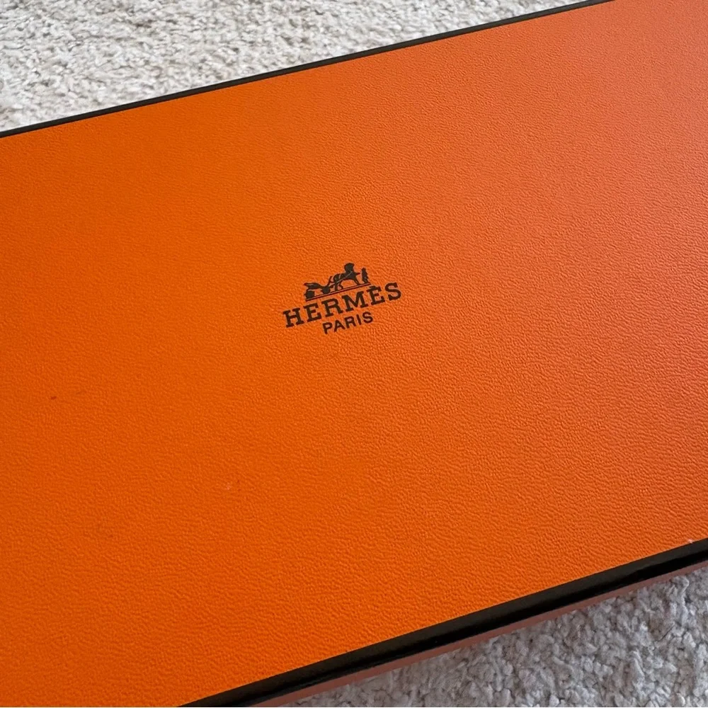 Hermès Orange gift Box